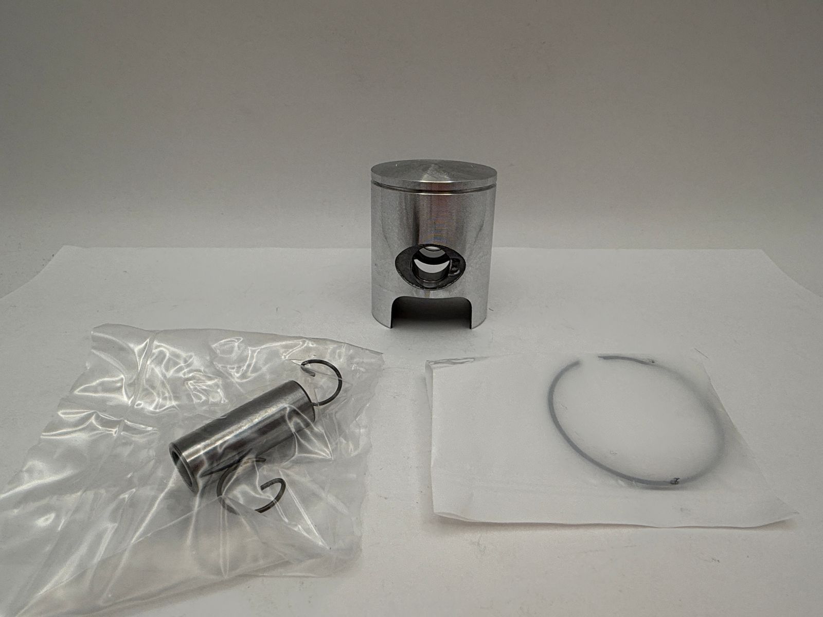 Athena Cast Pistons - 135715ACB image