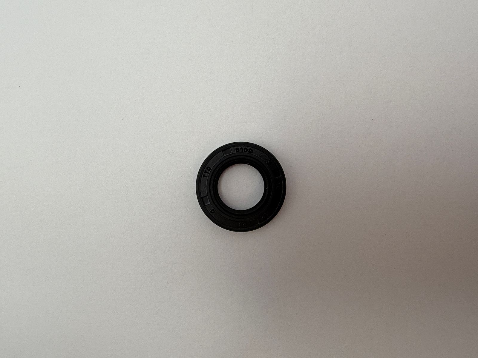 Oil Seals - 512115H image
