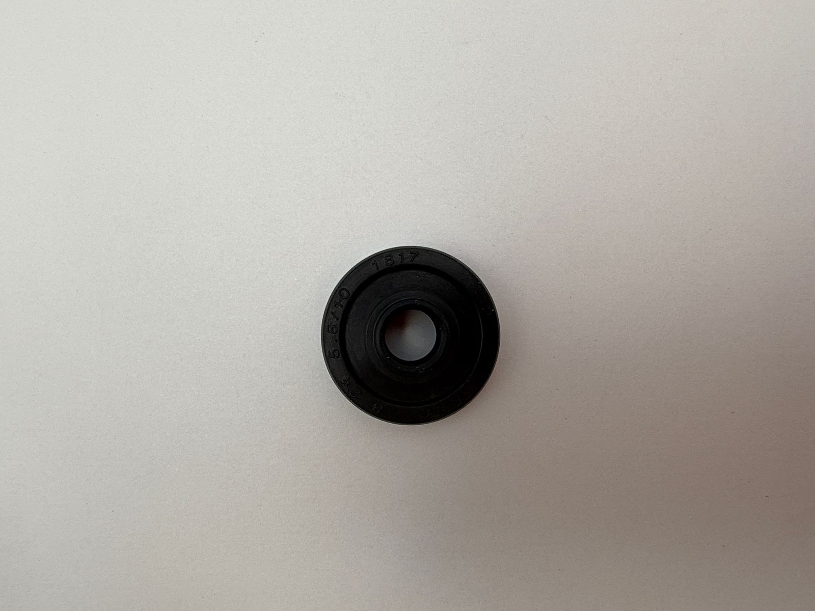 Oil Seals - 512405H image