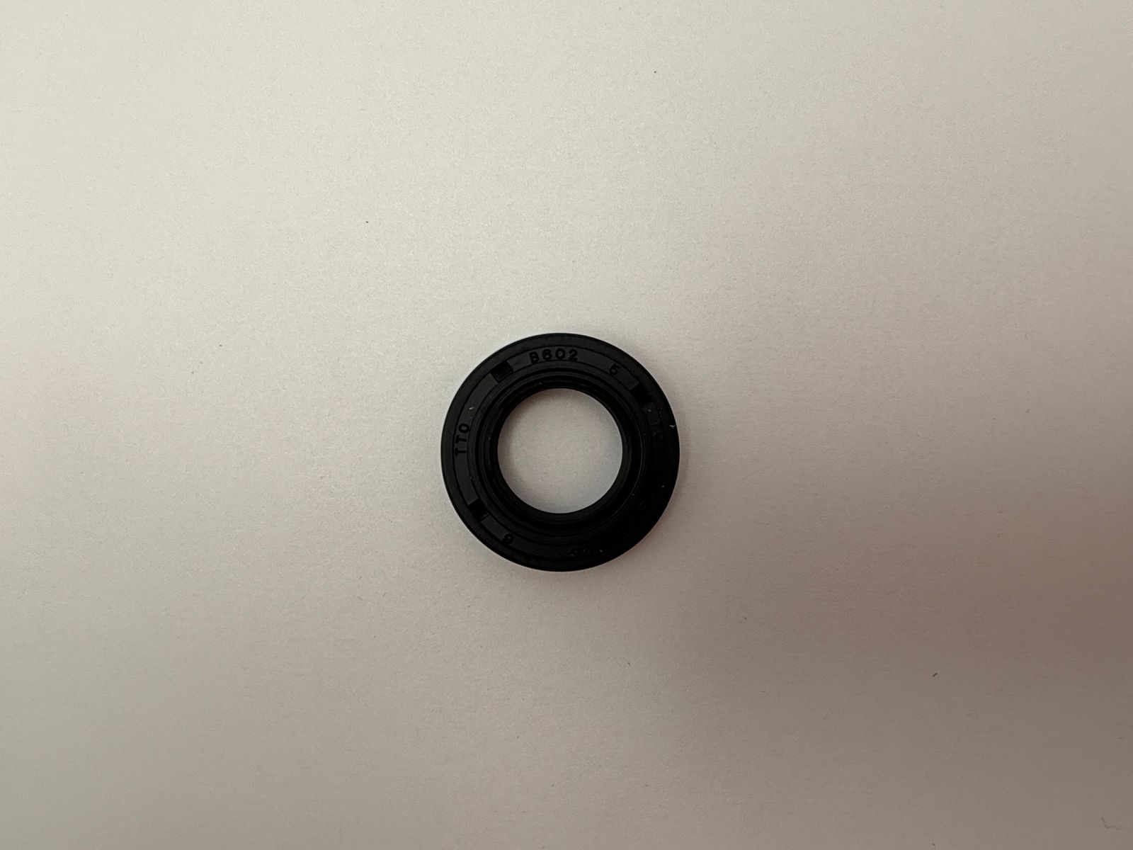 Oil Seals - 512625H image