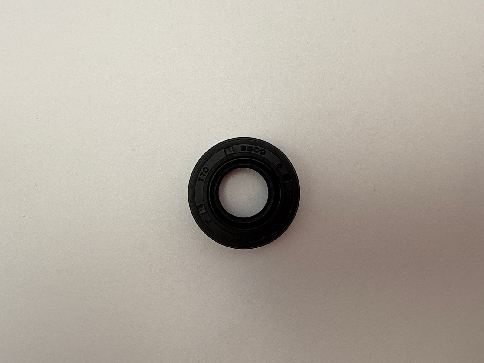 Oil Seals - 512815H image