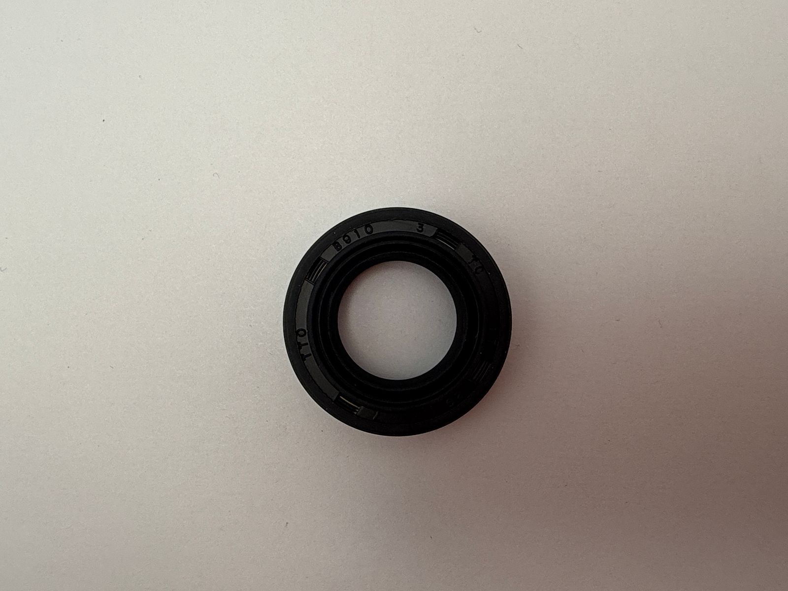 Oil Seals - 512923H image