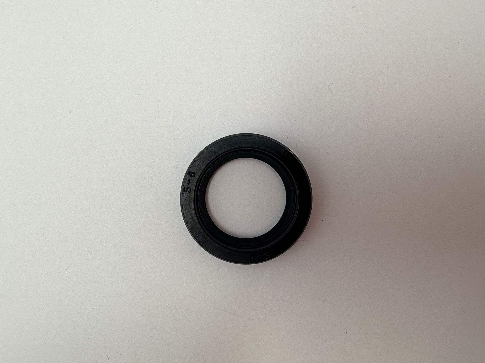 Oil Seals - 513090H image