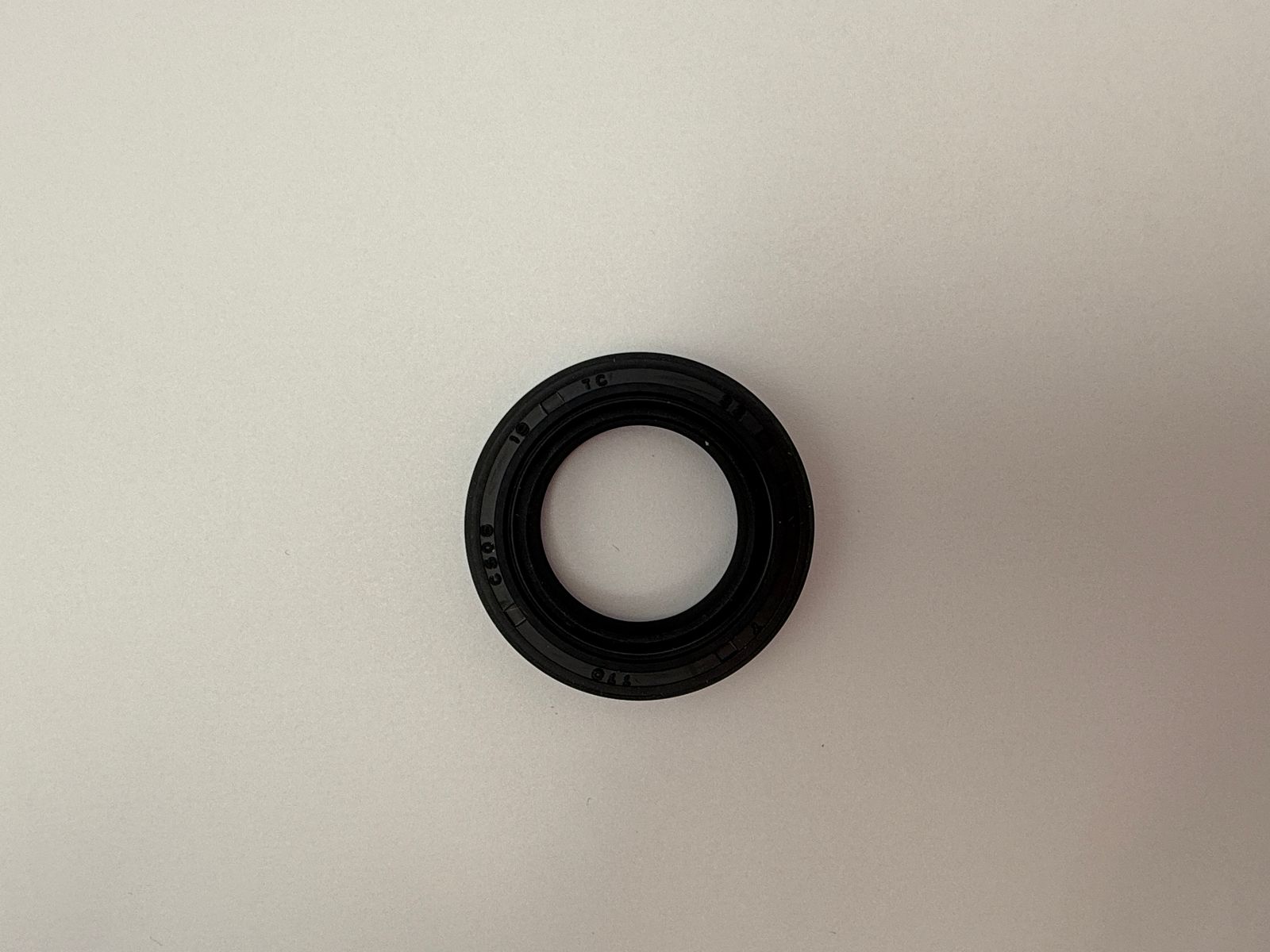 Oil Seals - 513538H image