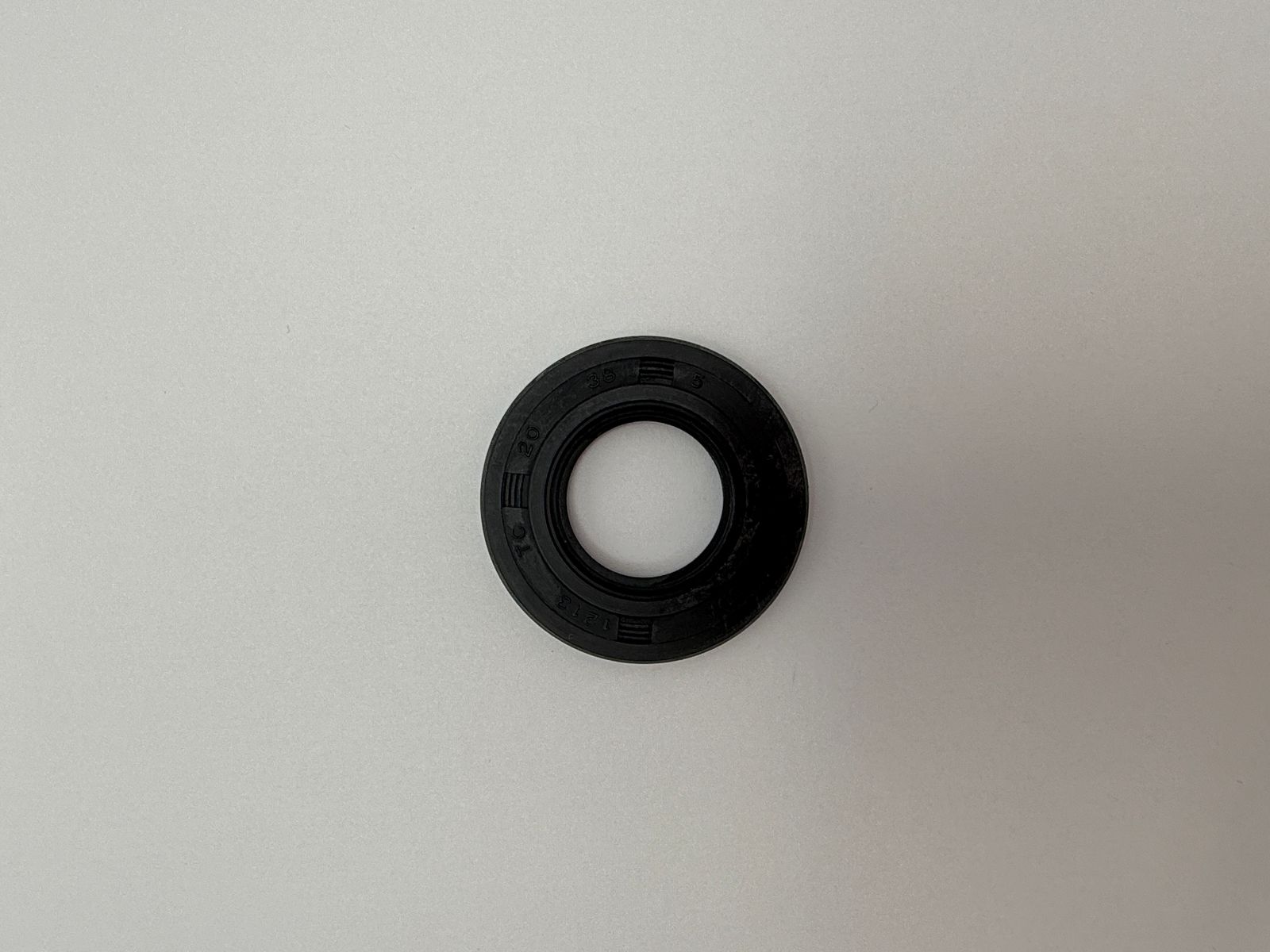 Oil Seals - 513815H image