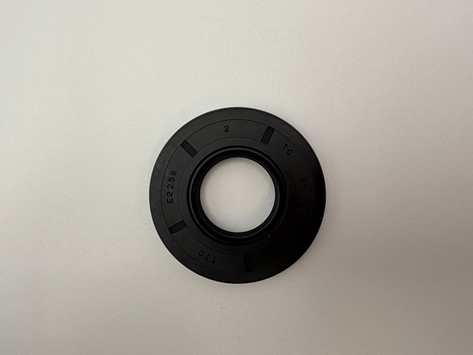 Oil Seals - 515220H image