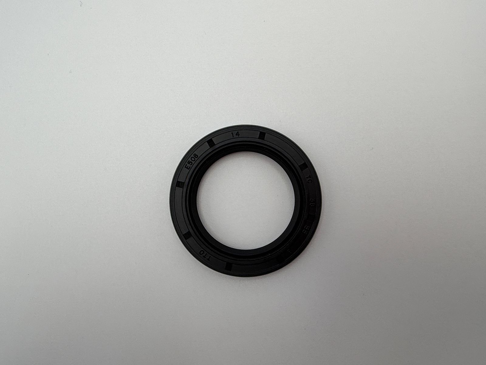 Oil Seals - 515570H image
