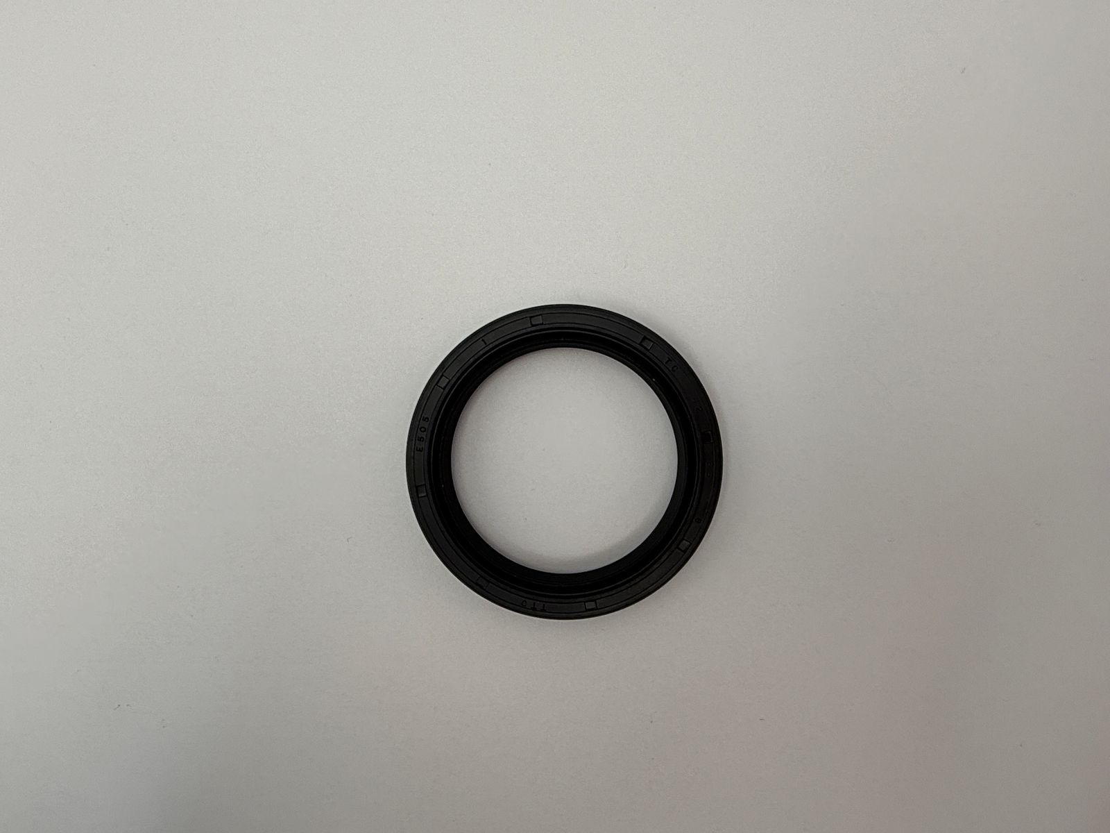 Oil Seals - 515585H image