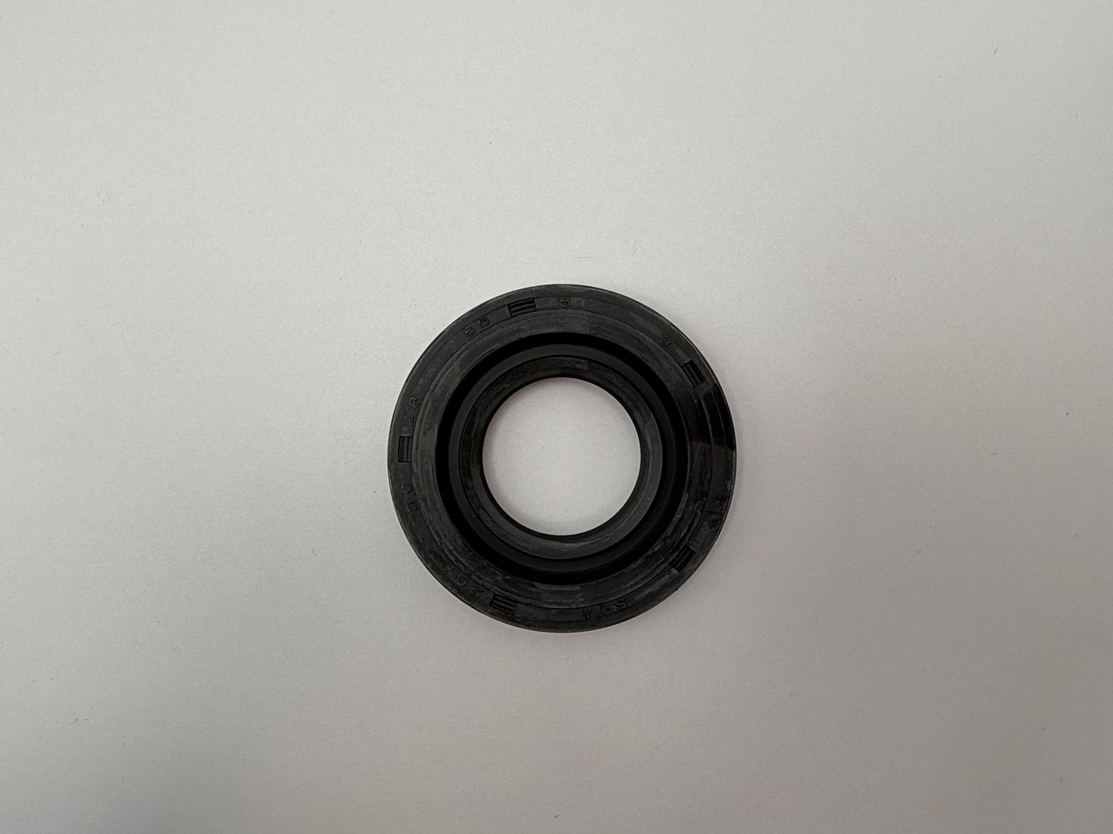 Oil Seals - 515640H image