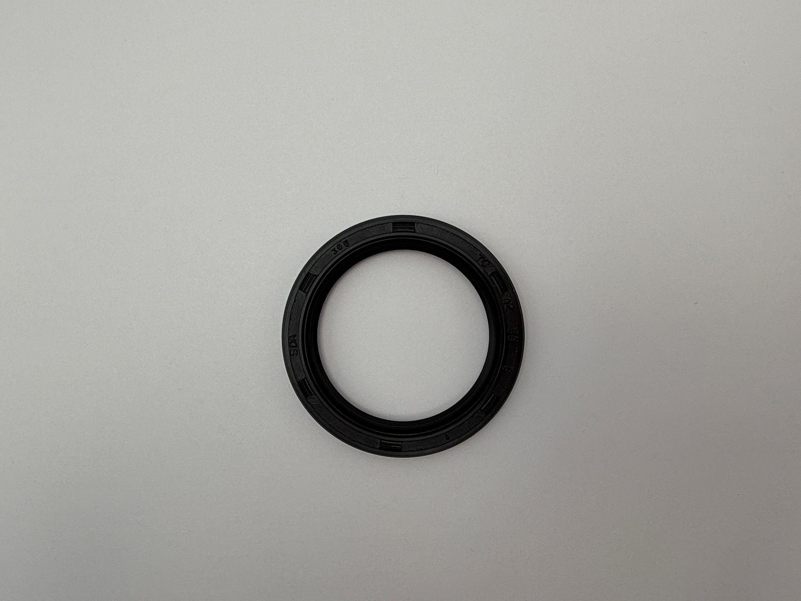 Oil Seals - 515685H image
