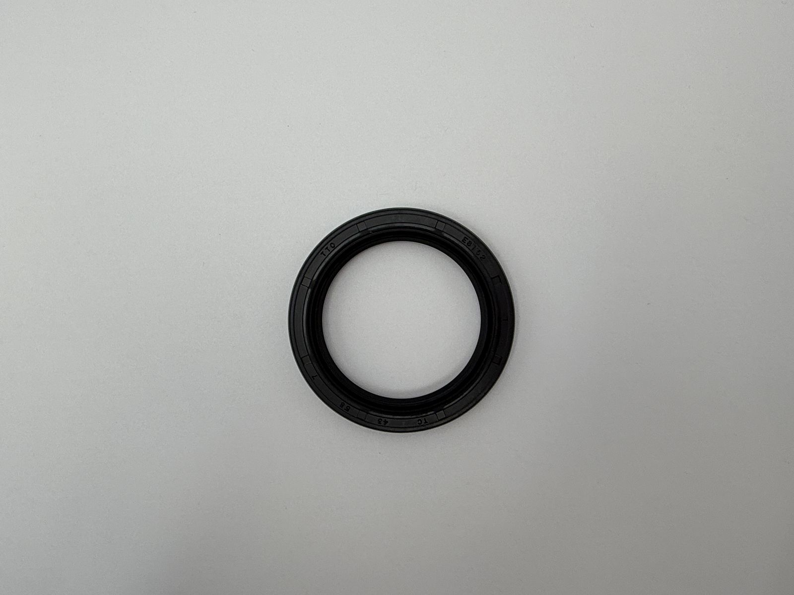 Oil Seals - 515872H image
