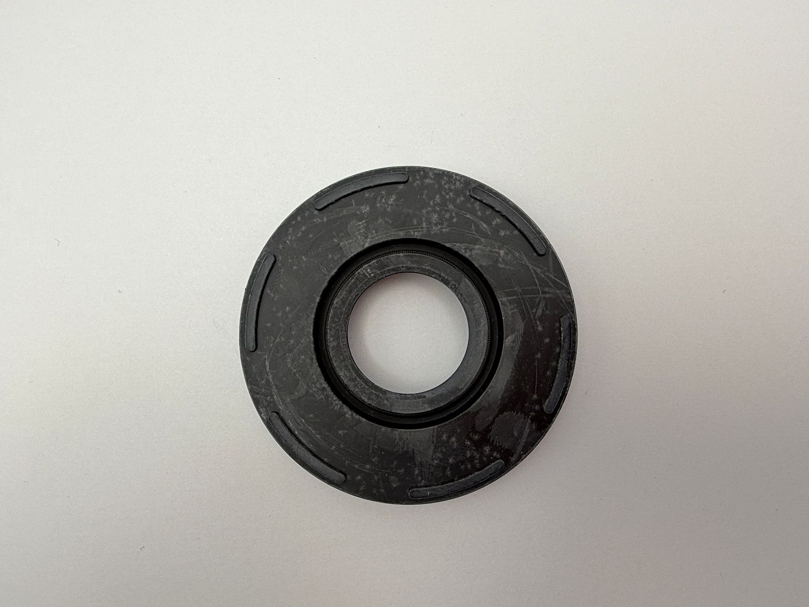 Oil Seals - 516512H image
