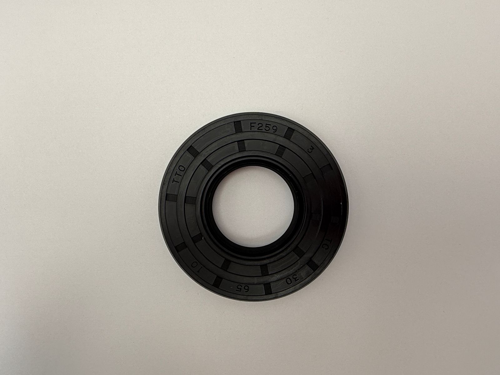 Oil Seals - 516525H image