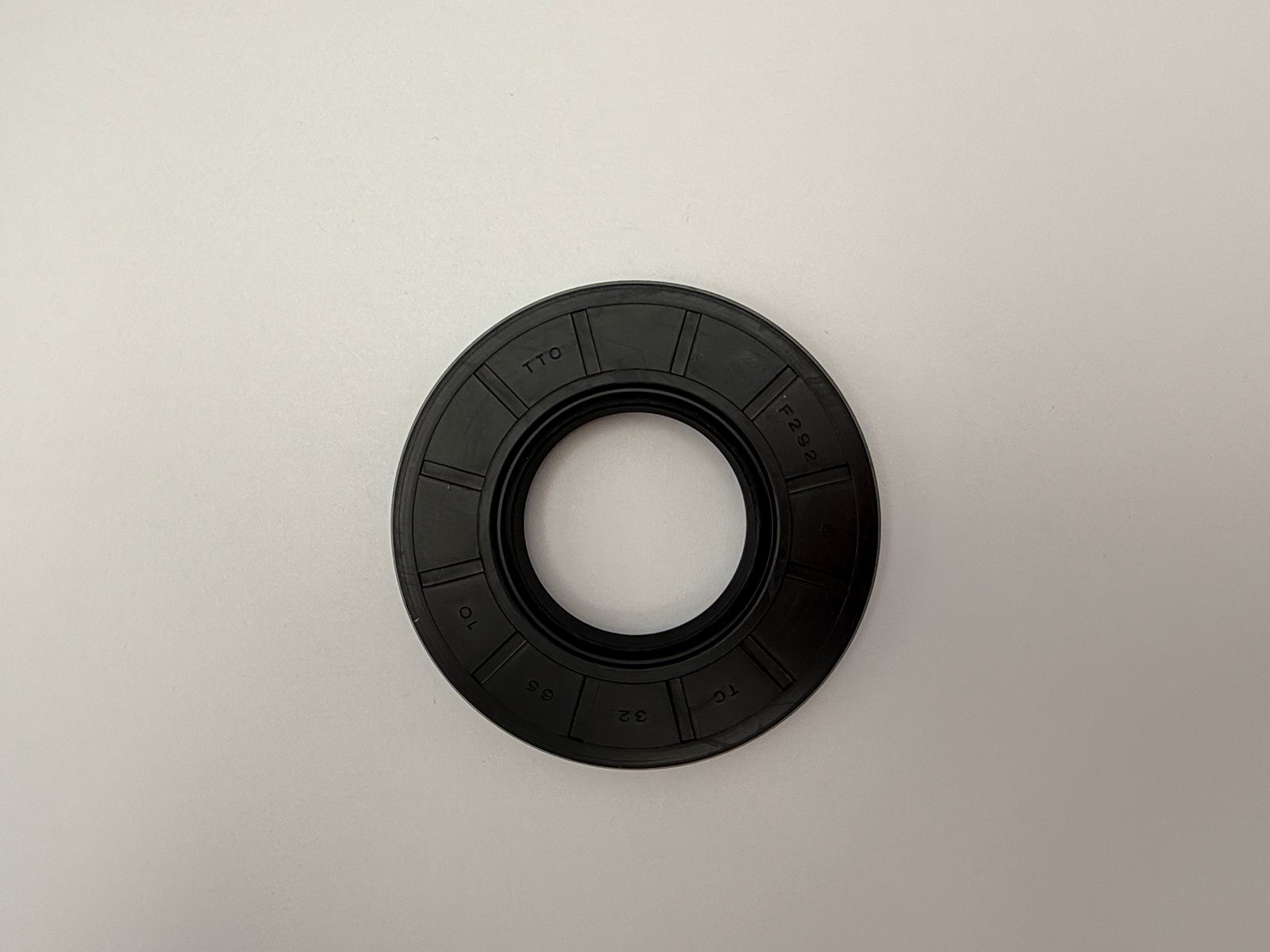 Oil Seals - 516538H image