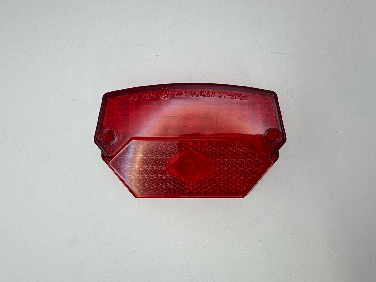 Taillight Lenses - 581040H image