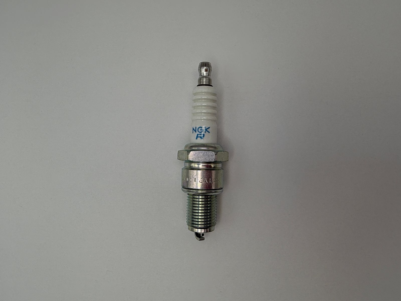 Spark Plugs Ngk (standard) - 615220NS image