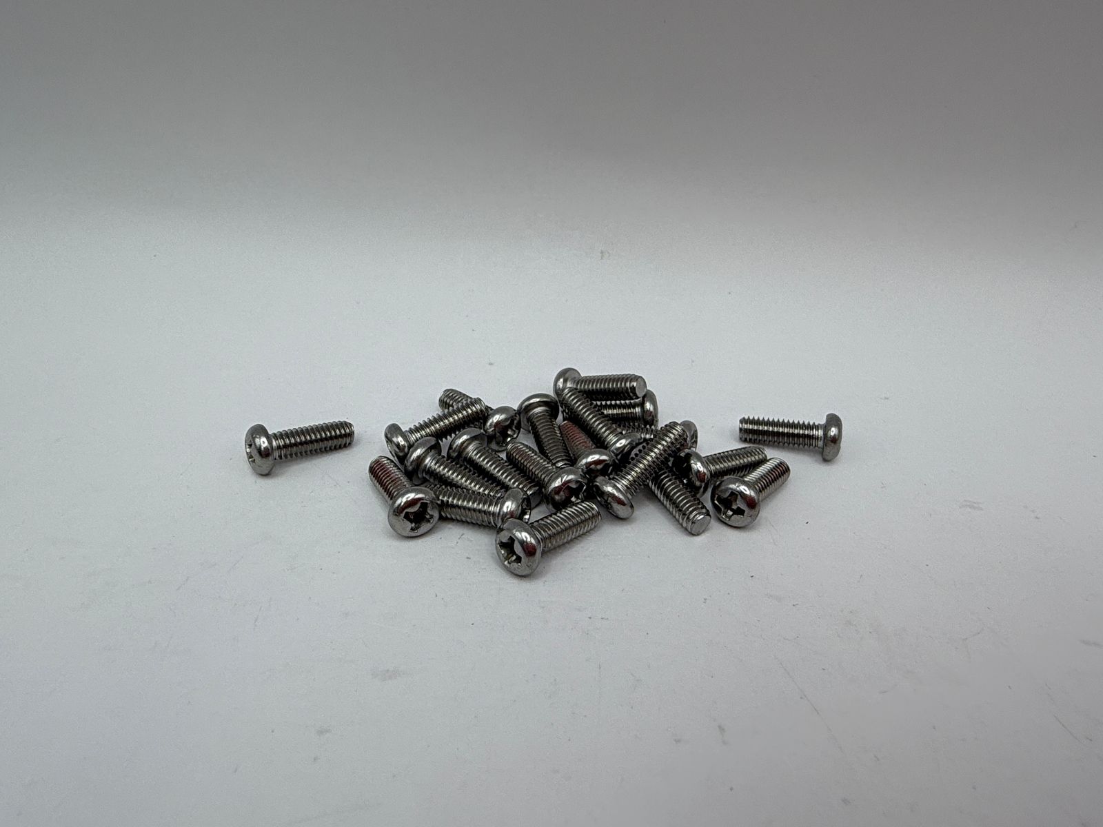 Pan Head Screws (4mm) - 656412HS image