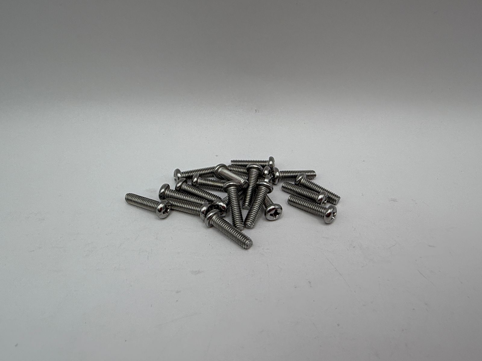 Pan Head Screws (4mm) - 656416HS image