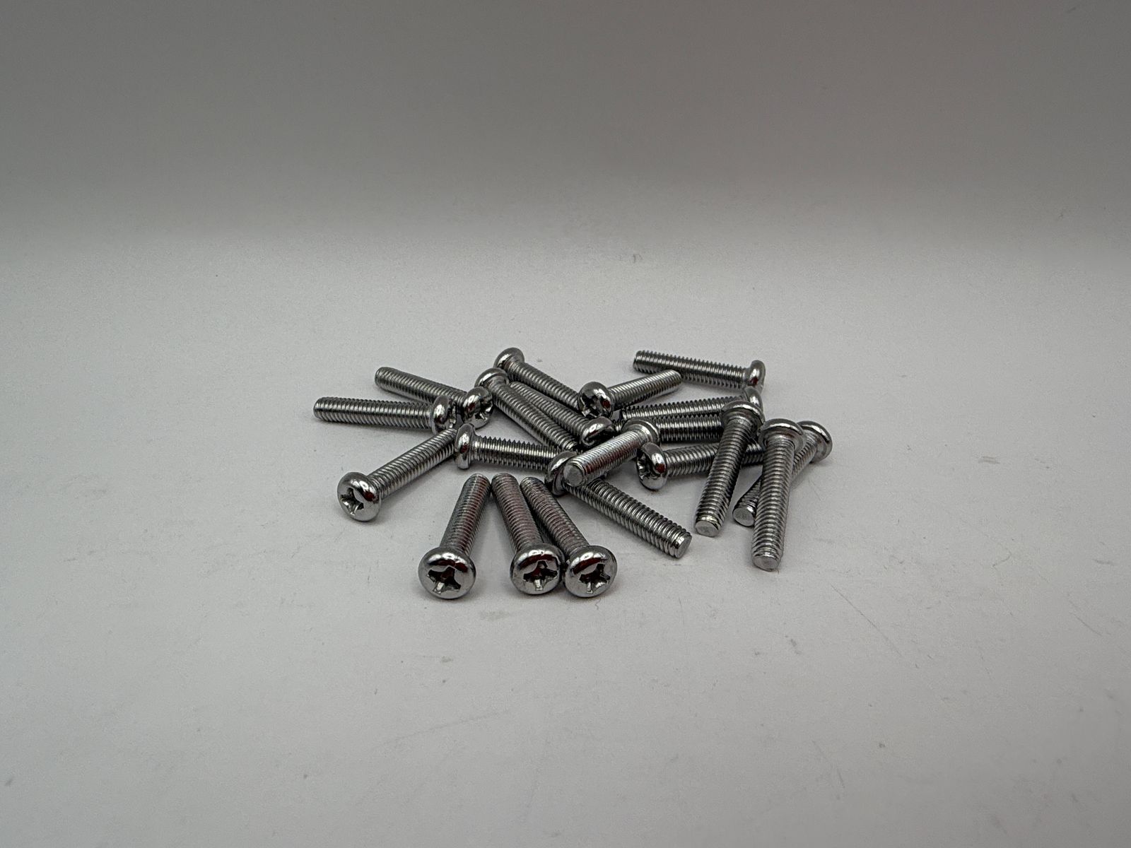 Pan Head Screws (4mm) - 656420HS image