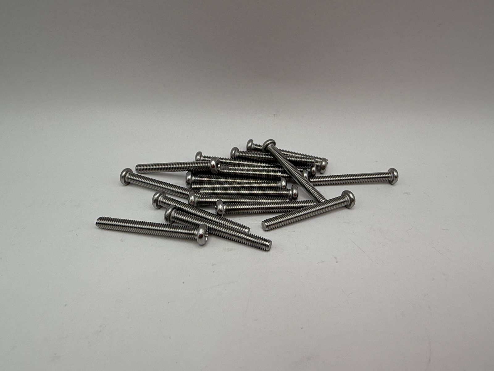 Pan Head Screws (4mm) - 656435HS image
