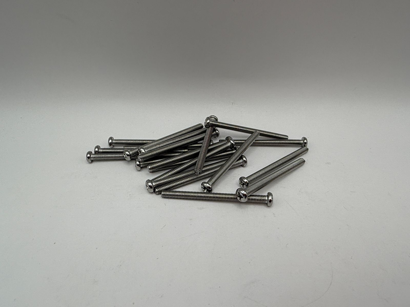 Pan Head Screws (4mm) - 656450HS image