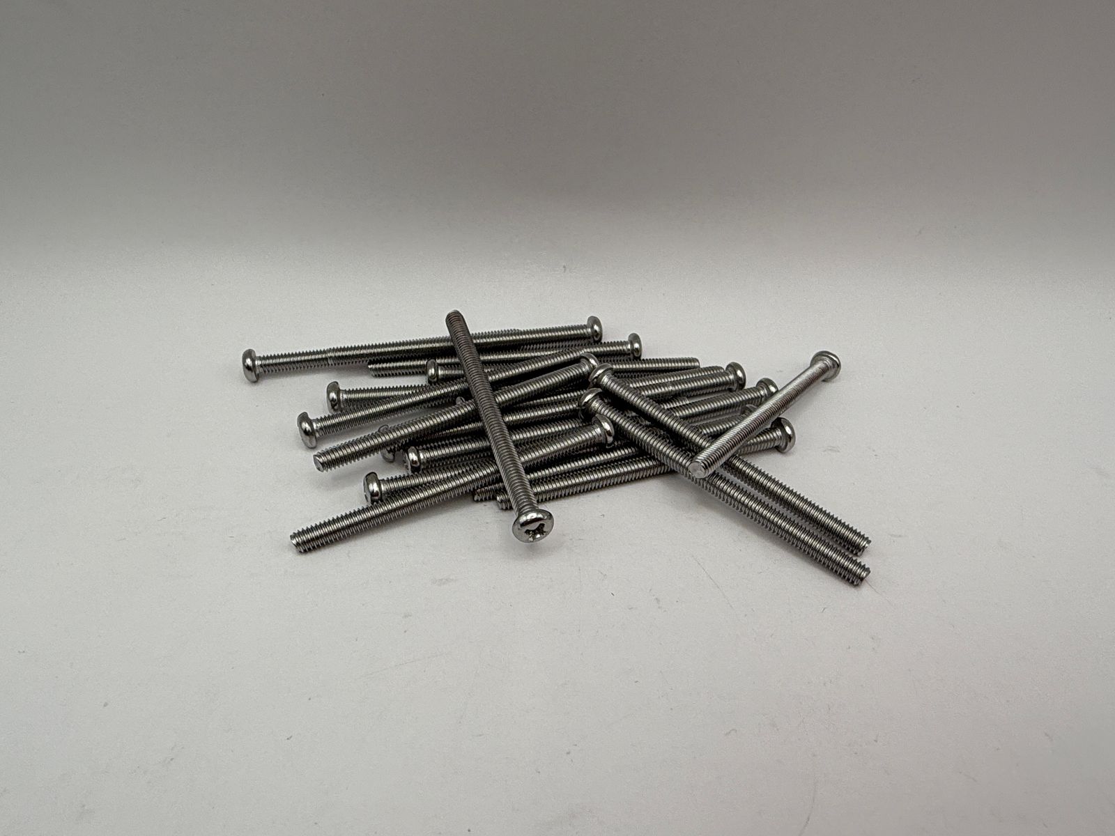 Pan Head Screws (4mm) - 656455HS image