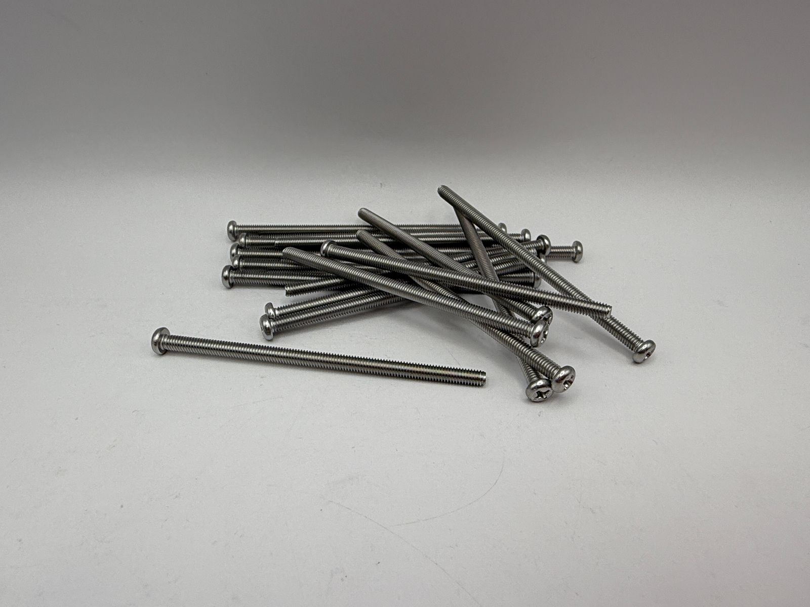 Pan Head Screws (4mm) - 656480HS image