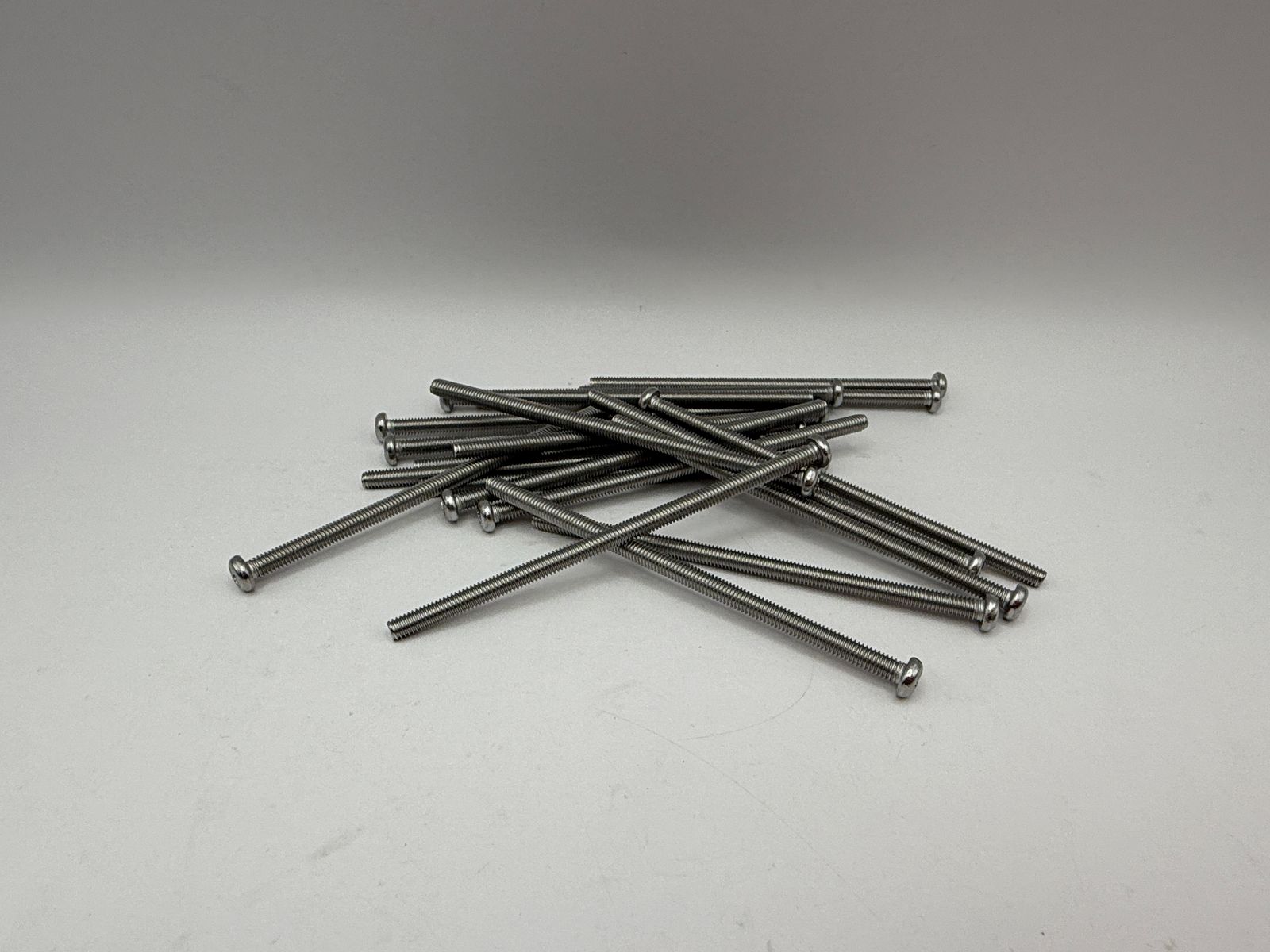 Pan Head Screws (4mm) - 656485HS image