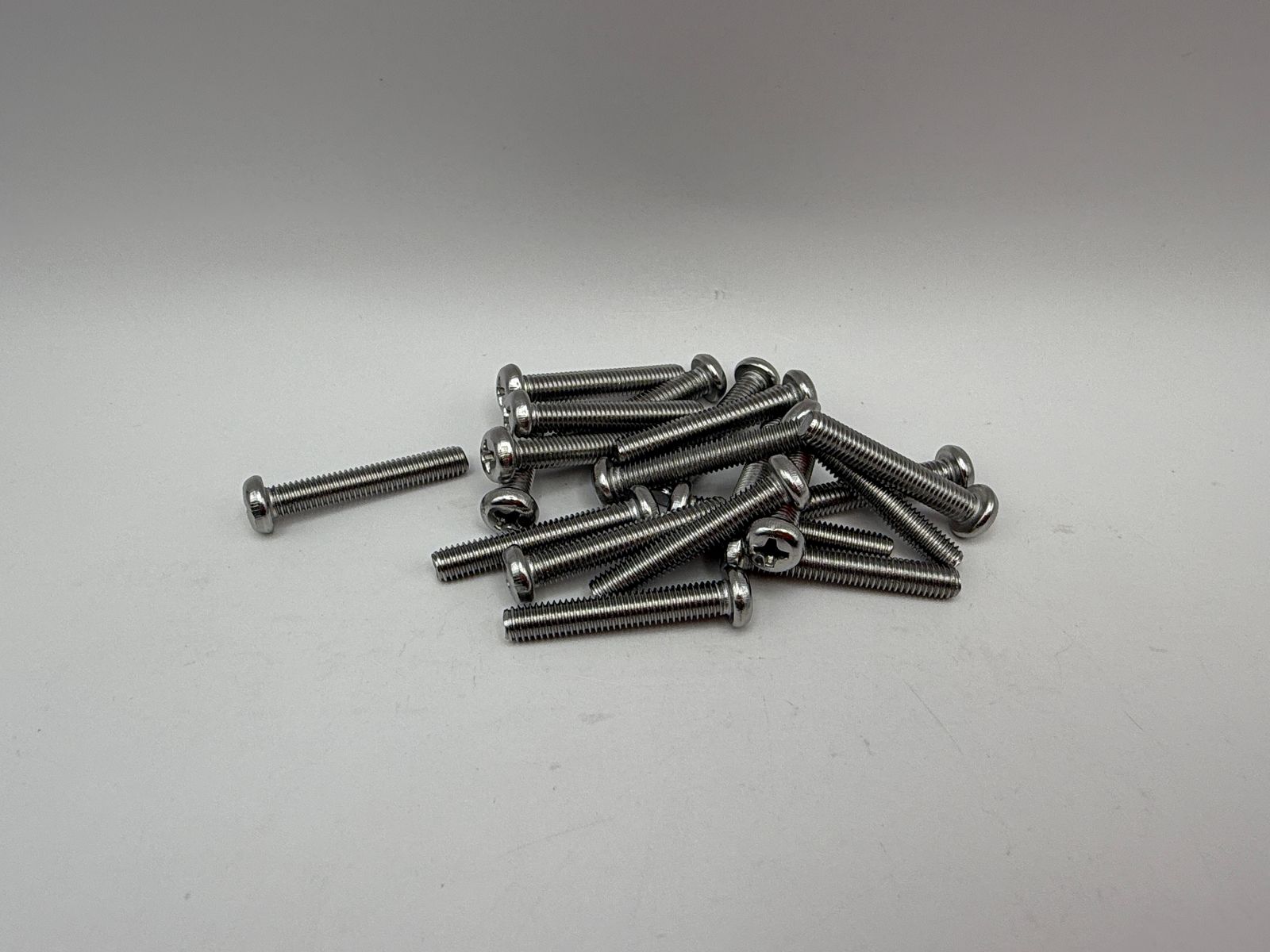 Pan Head Screws (5mm) - 656530HS image