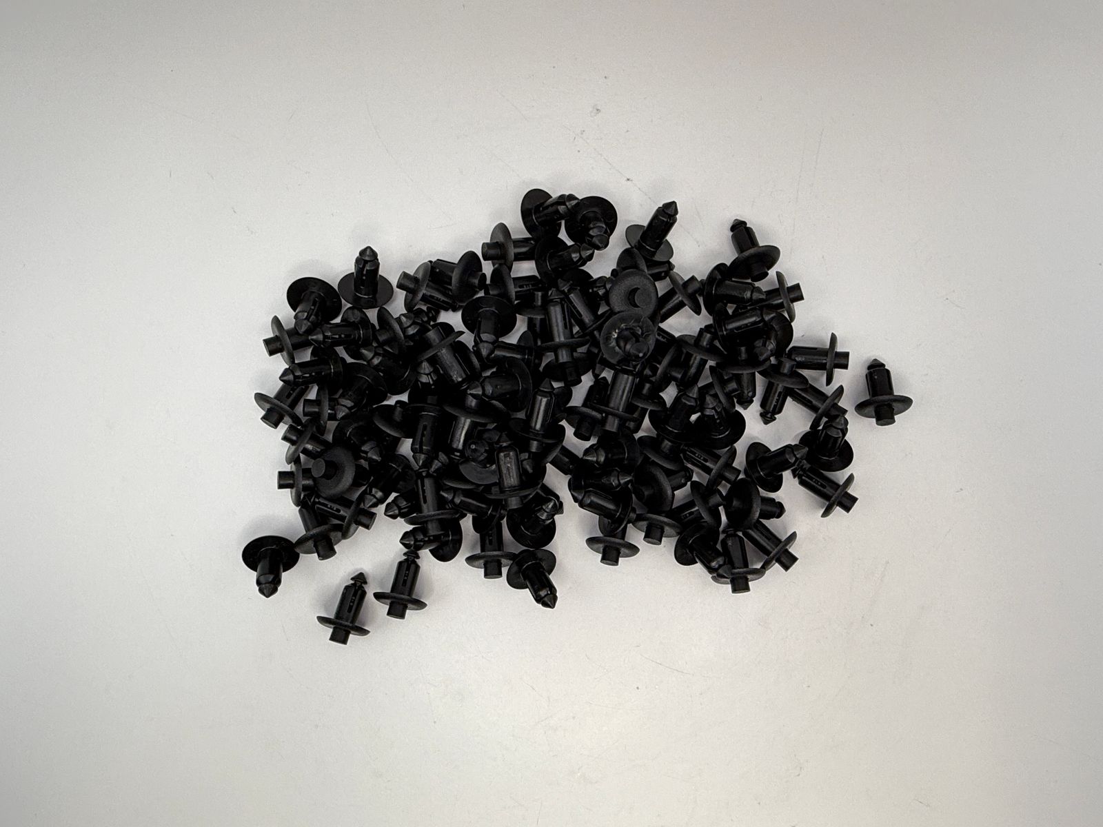 Fairing Screws & Clips - 657063Z image