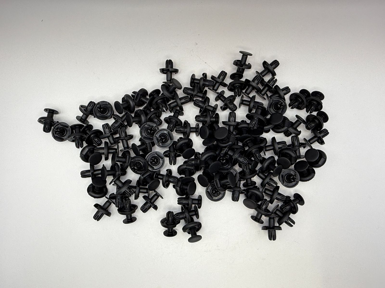 Fairing Screws & Clips - 657066Z image