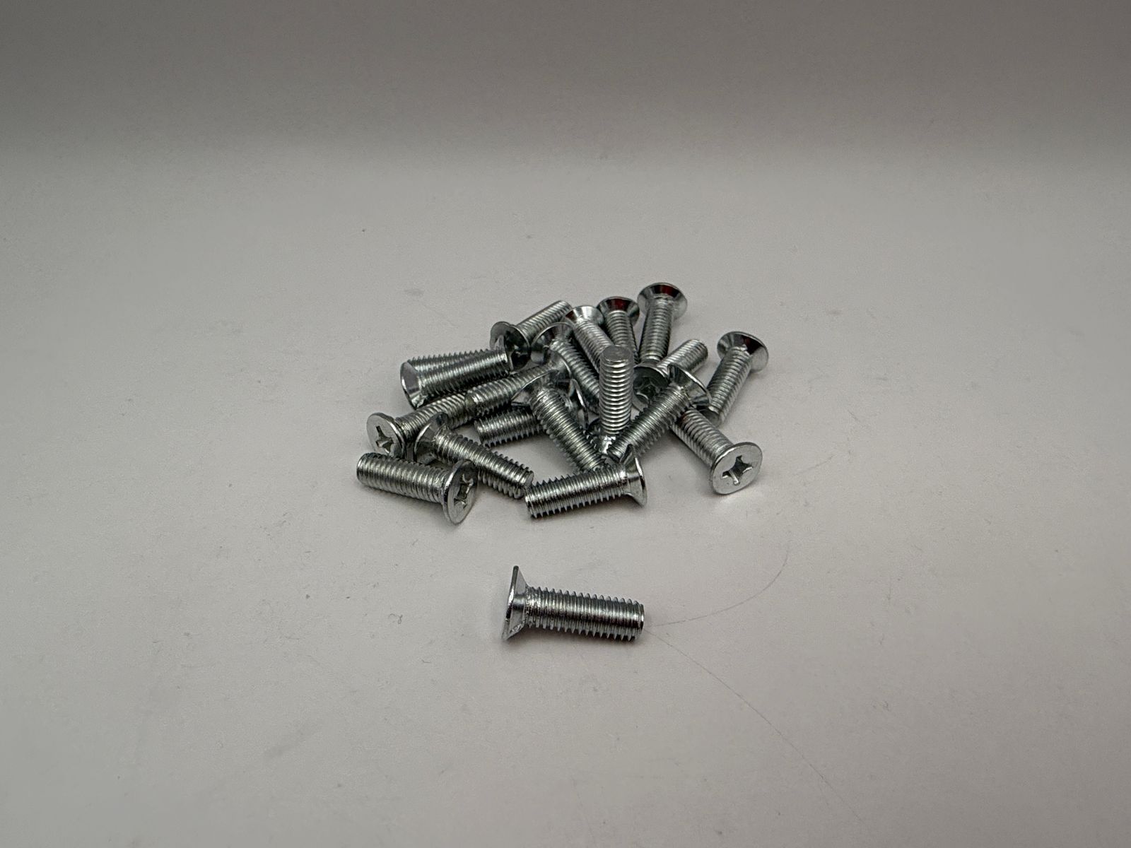 Screws (6mm Countersunk) - 657620HC image