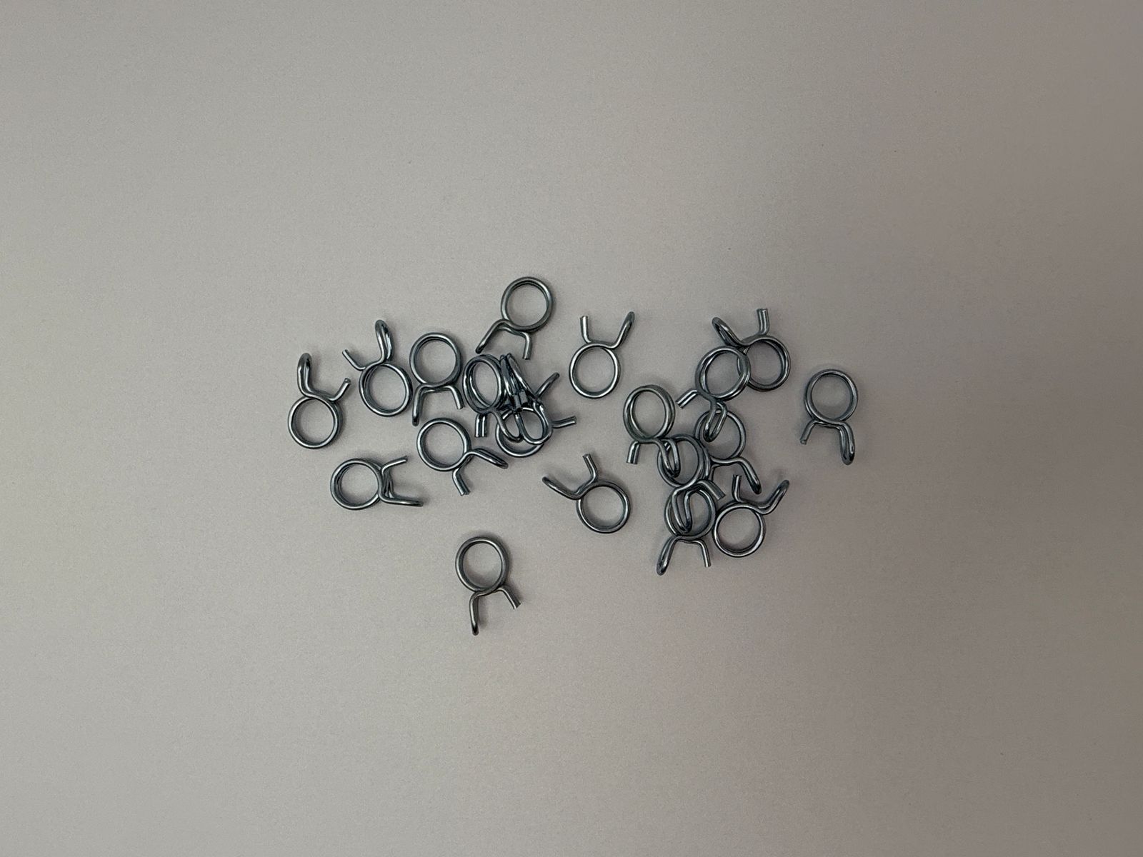Fuel Pipe Clips - 659407M image