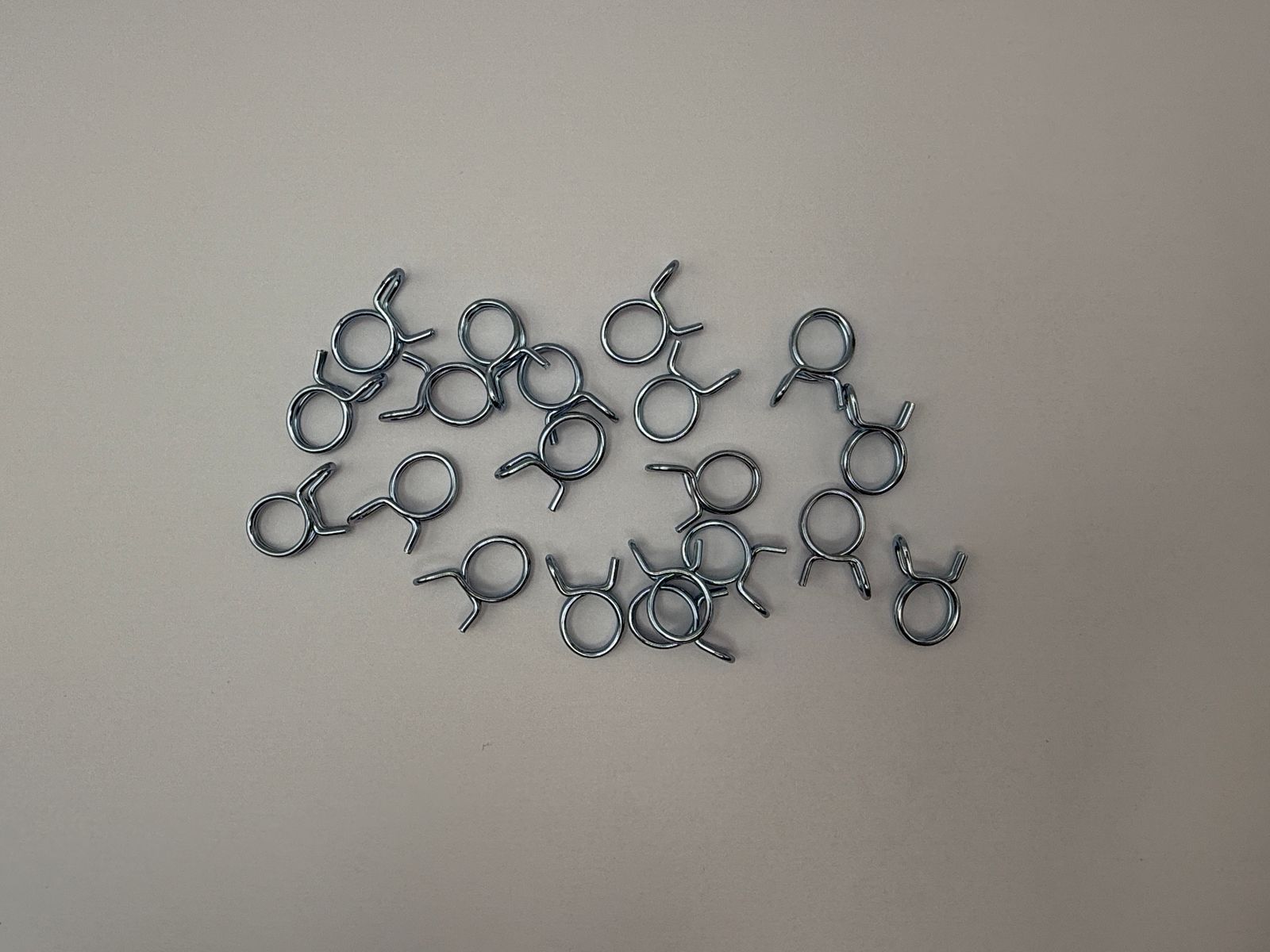 Fuel Pipe Clips - 659410M image