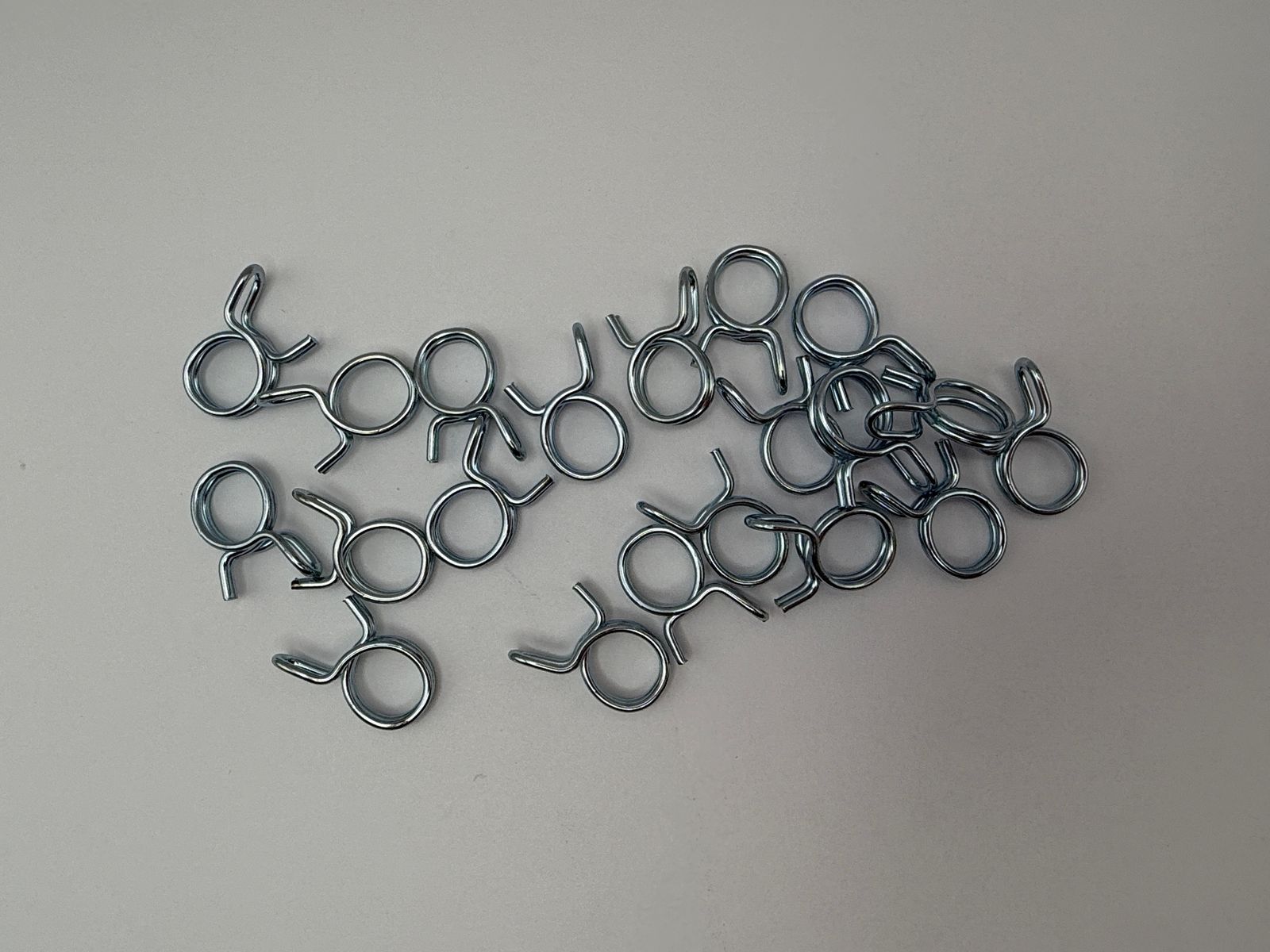 Fuel Pipe Clips - 659412M image