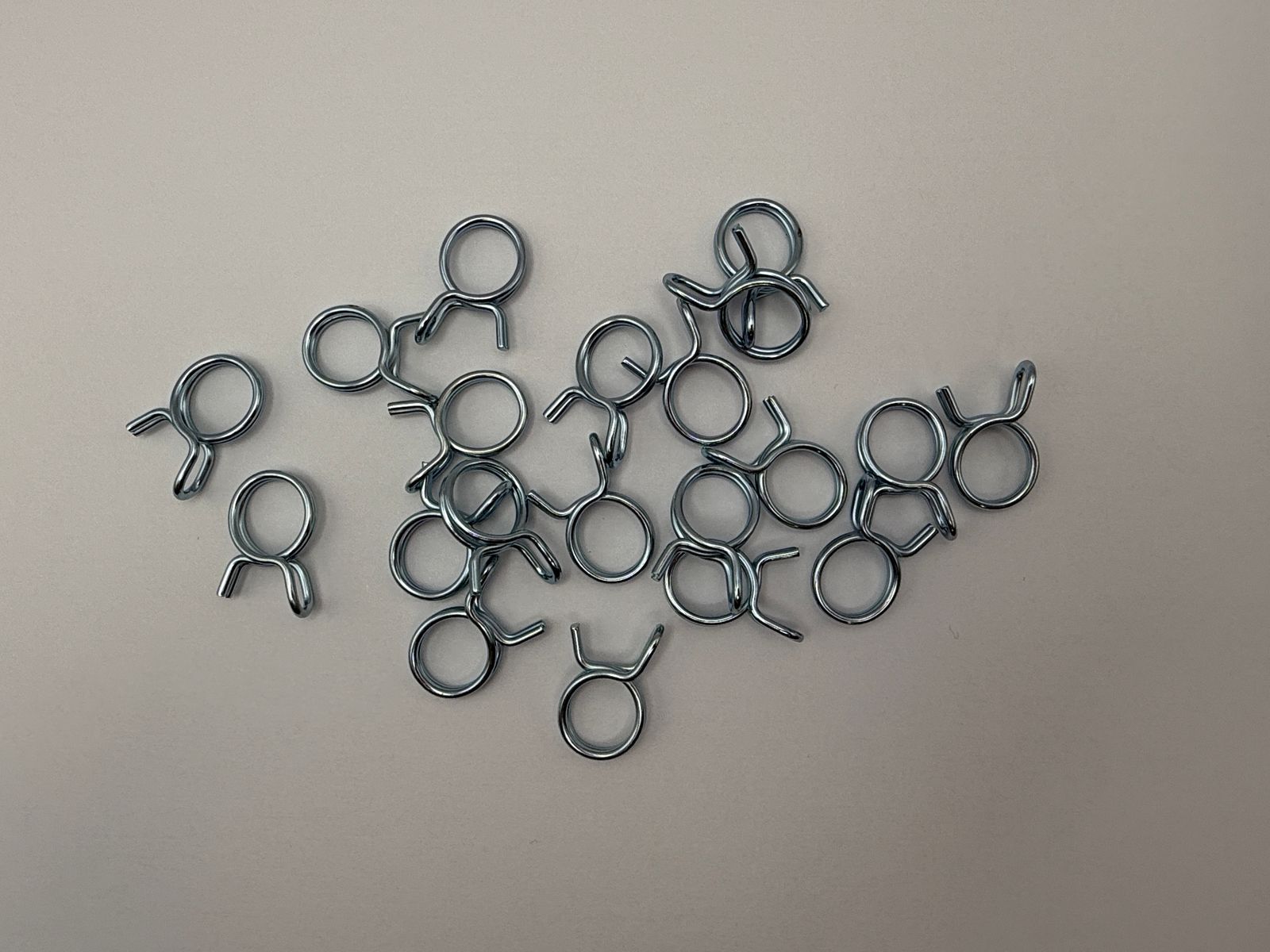 Fuel Pipe Clips - 659413M image