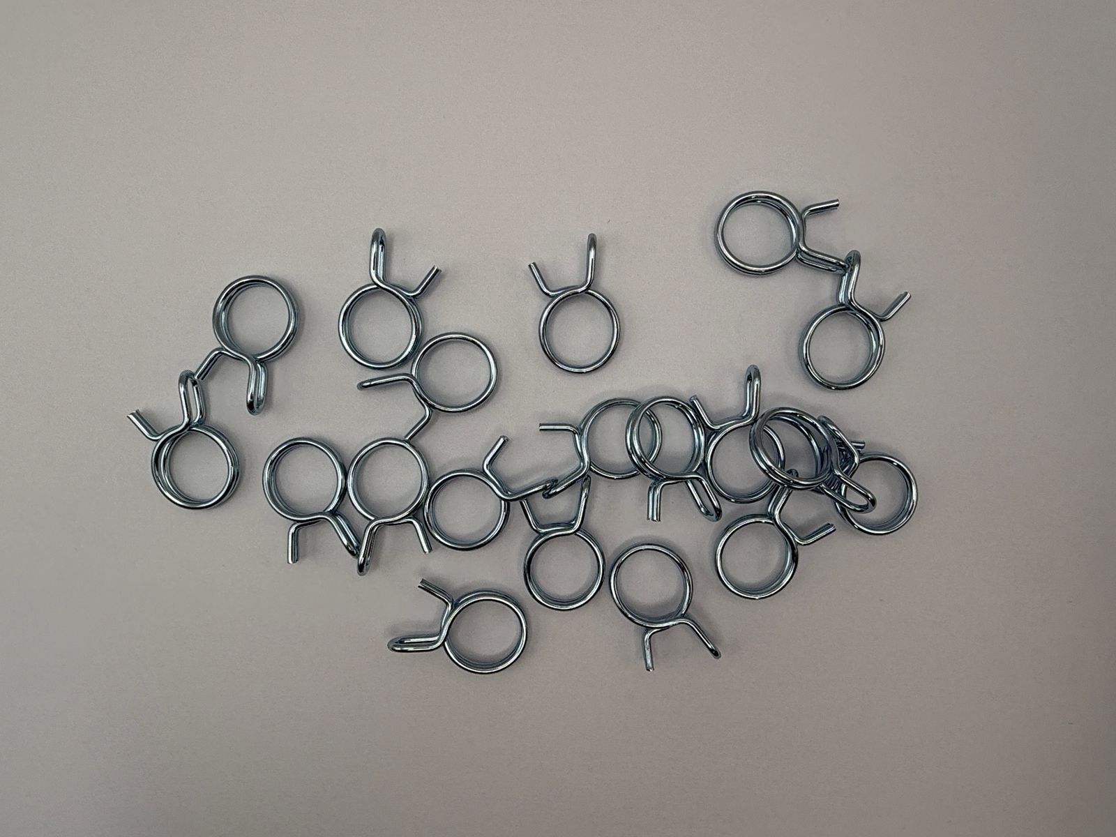 Fuel Pipe Clips - 659416M image