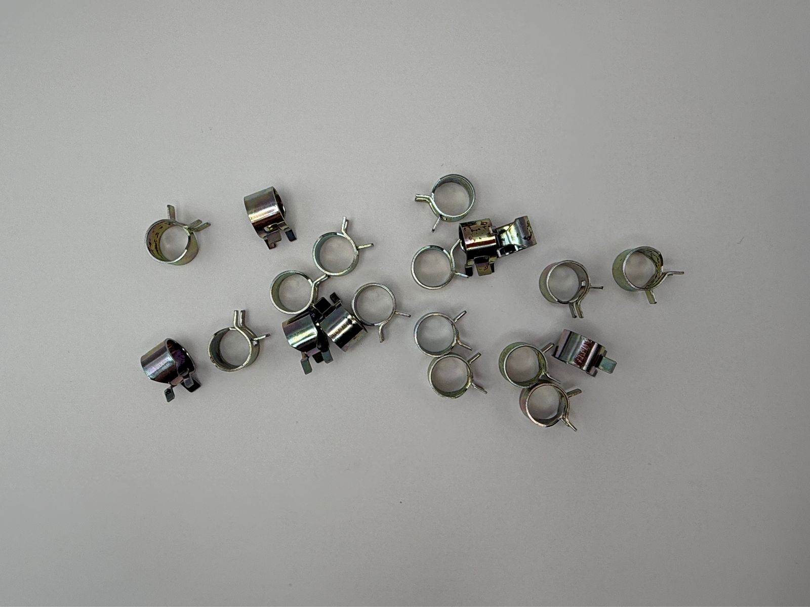 Fuel Pipe Clips - 659511M image