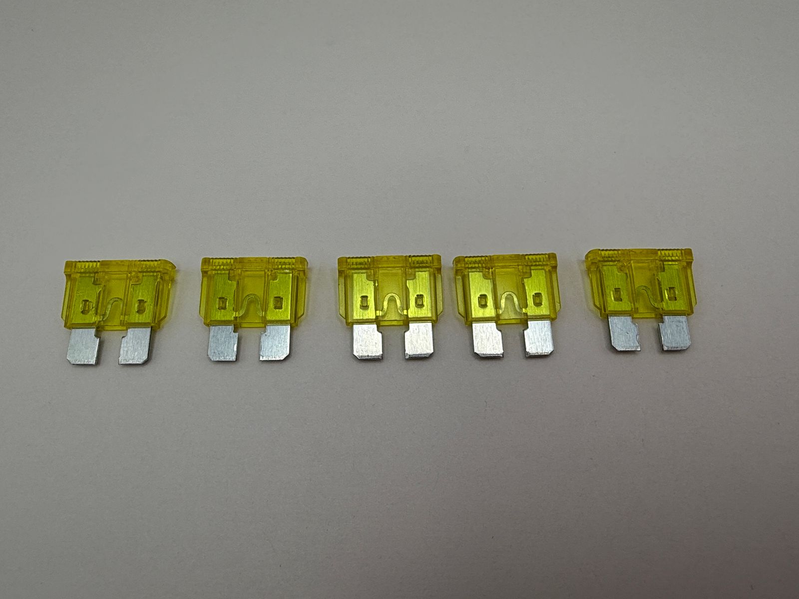 Standard Blade Fuses - 697720H image