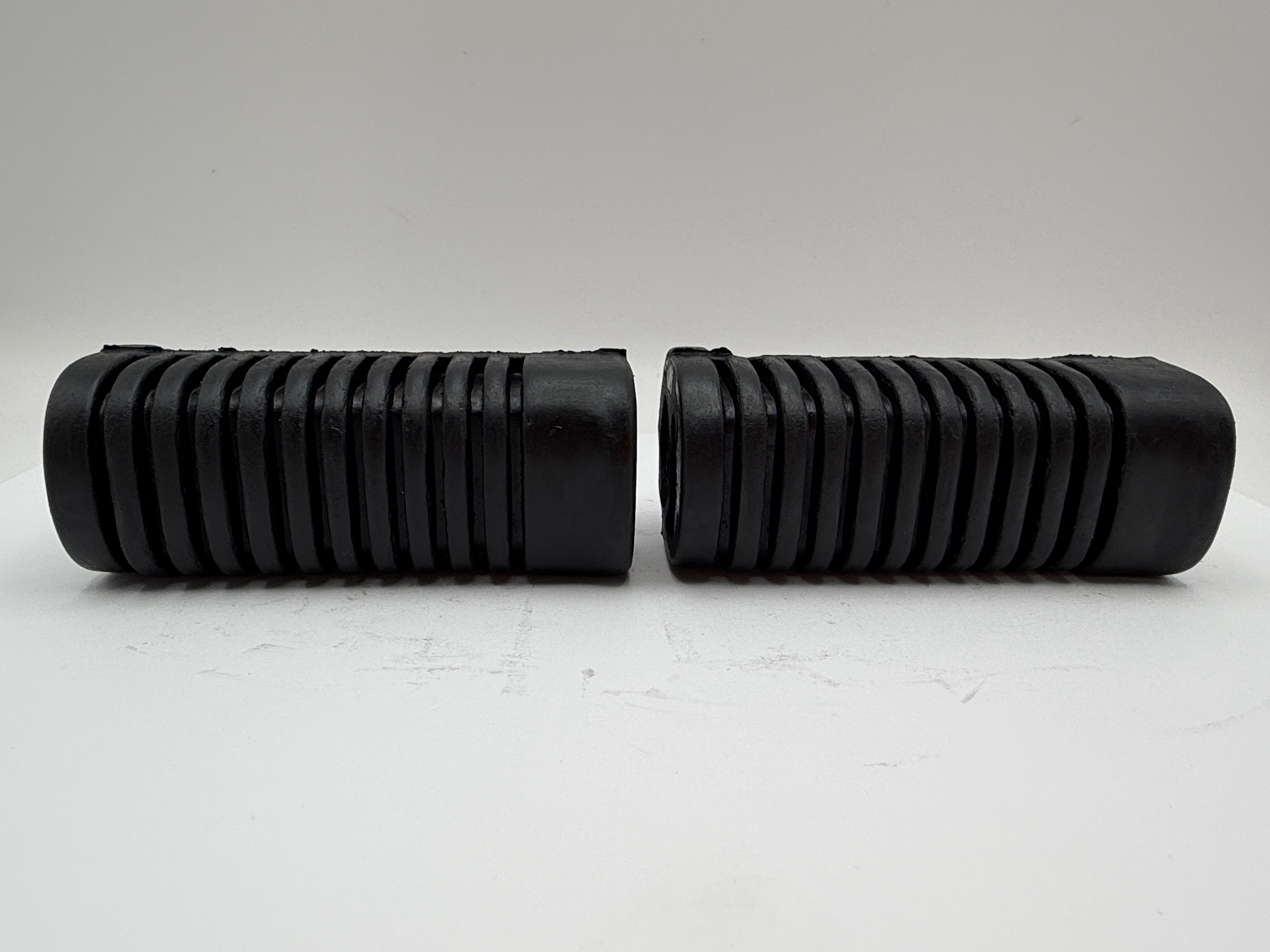 Hendler Footrest Rubbers 22mm Round Fitting & 95mm Long Honda Style