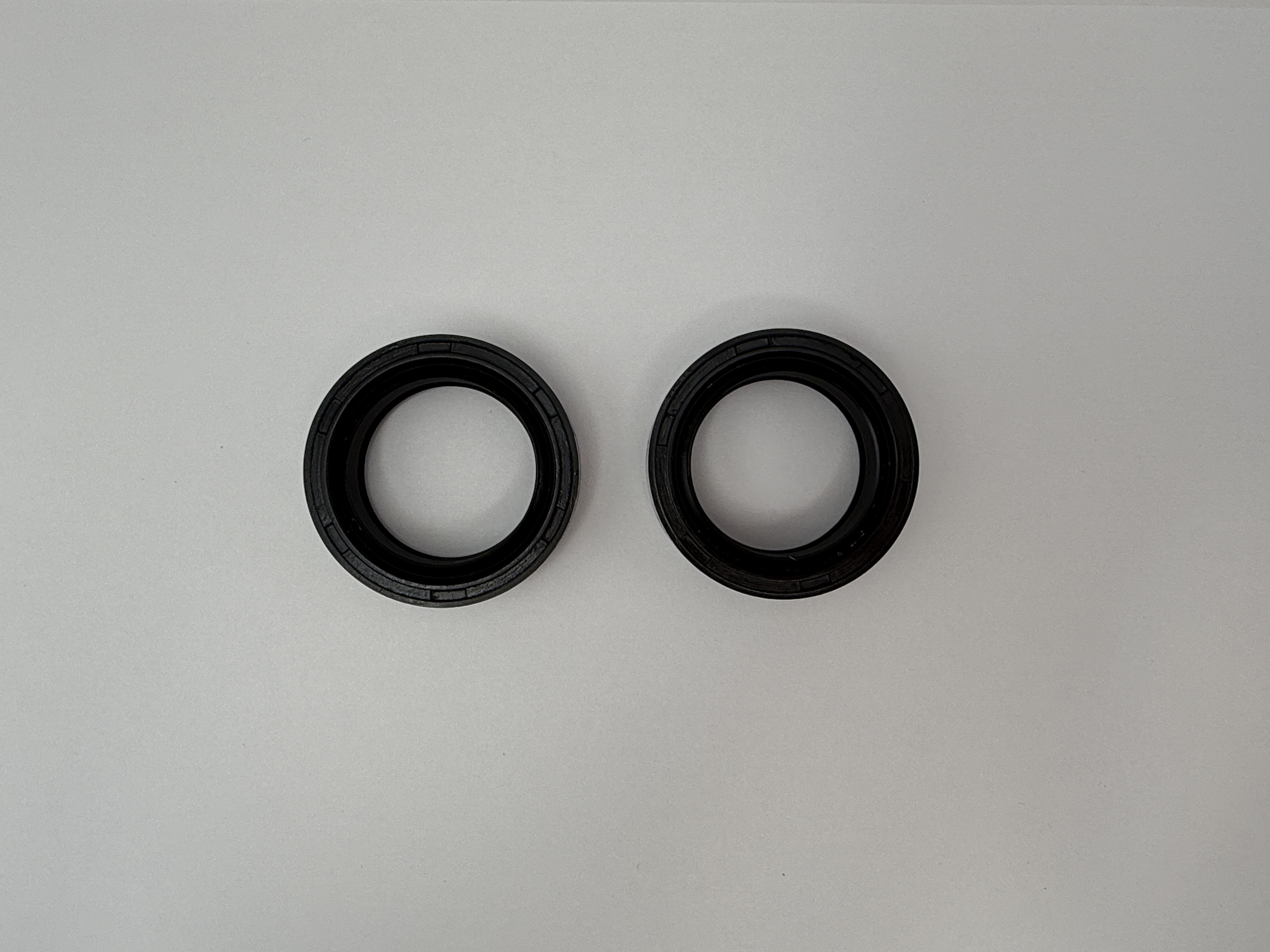 Hendler Fork Seals 28mm x 40mm x 10.5mm With No Lip