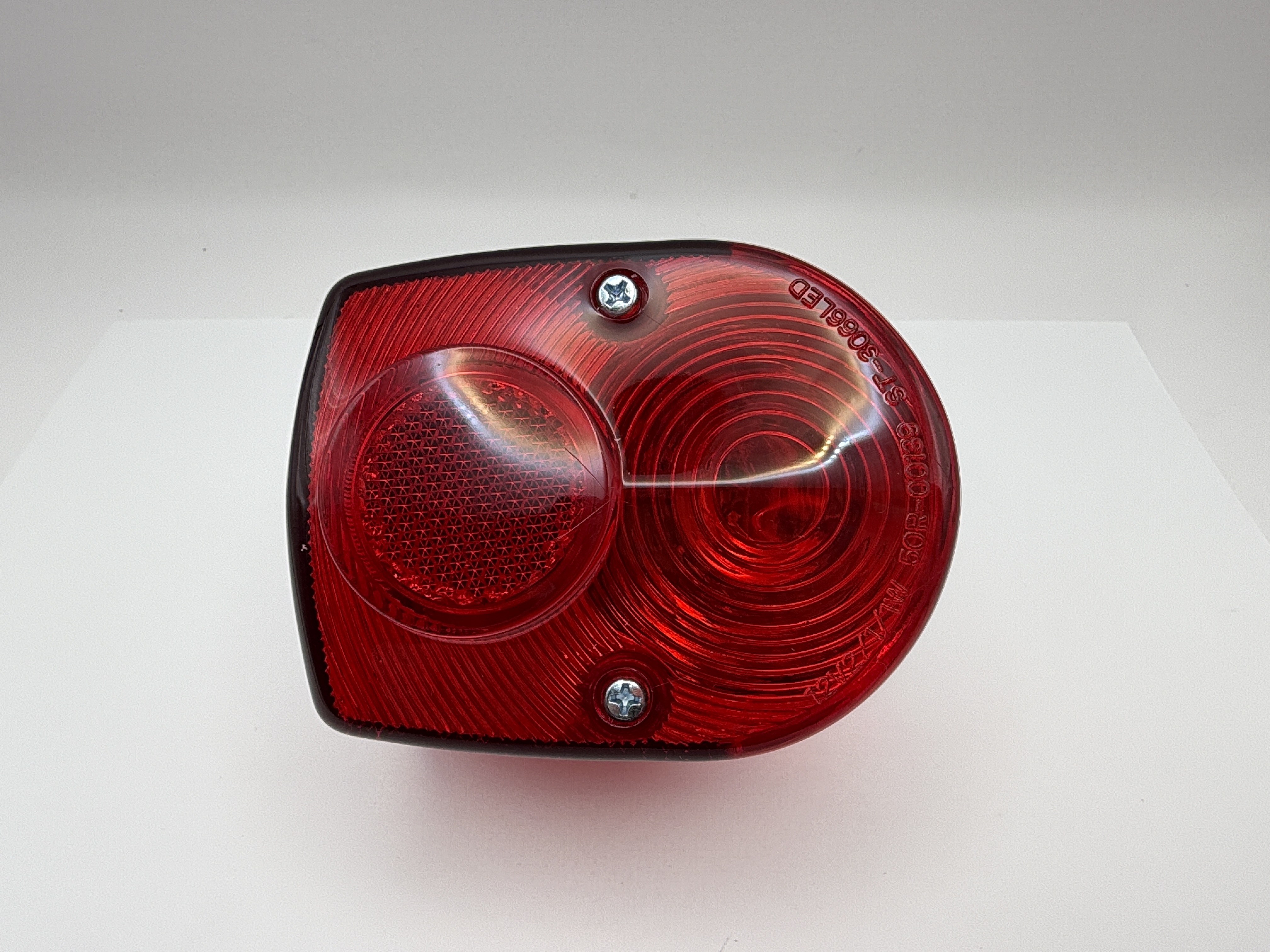 Hendler Complete Taillight Honda ST50 OE Ref: 33701-098-801
